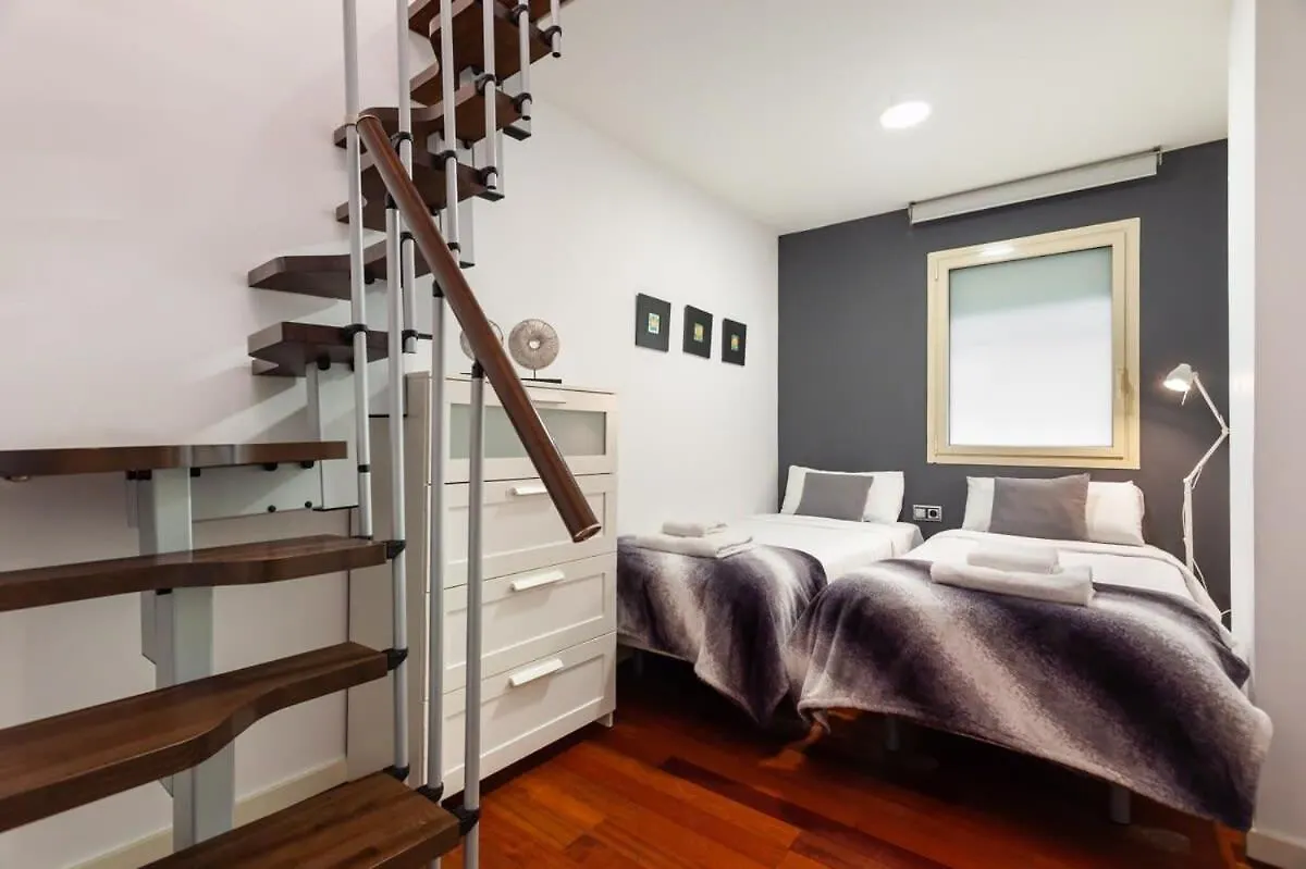 Placa Catalunya 3Bedroom Duplex With Balcony 0*, Barcelona