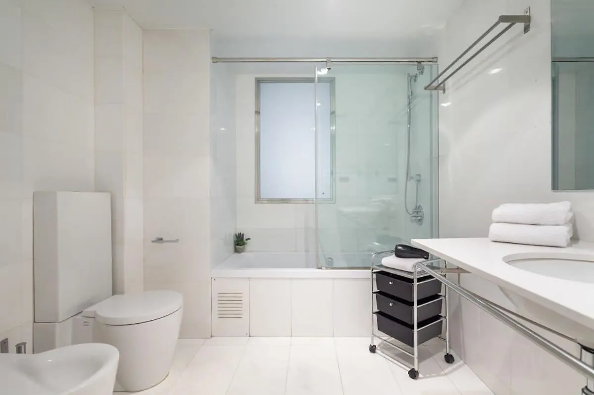 ברצלונה Placa Catalunya Incredible 3Bedroom Duplex With Balcony דירה